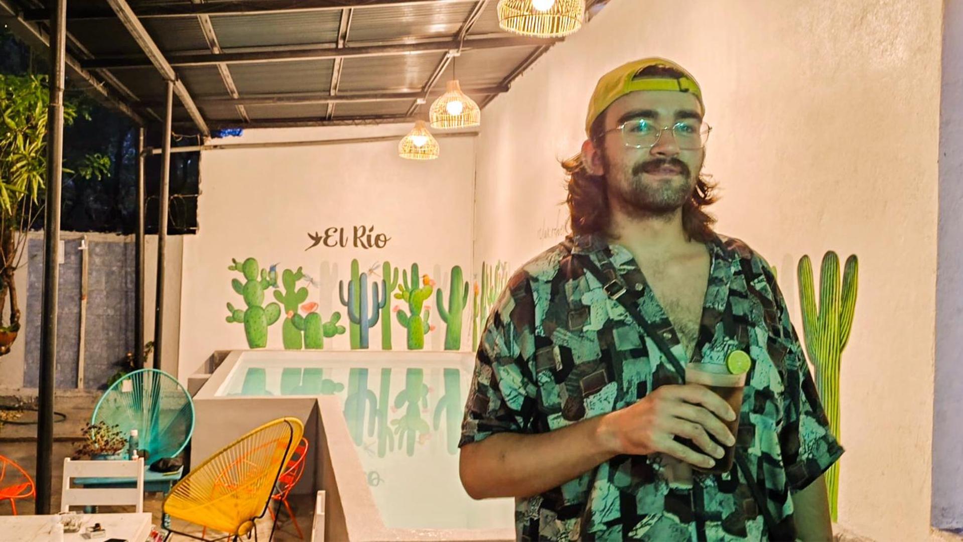 Hostal El Rio León エクステリア 写真