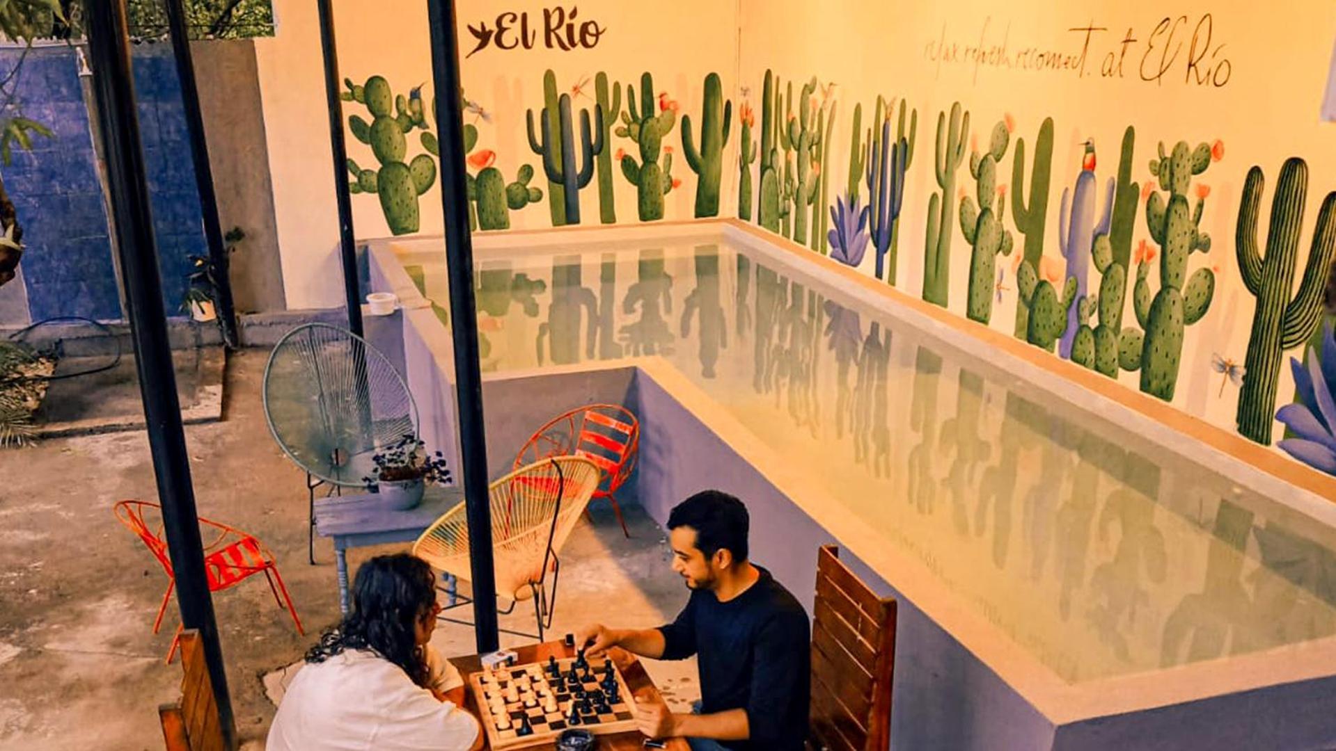 Hostal El Rio León エクステリア 写真